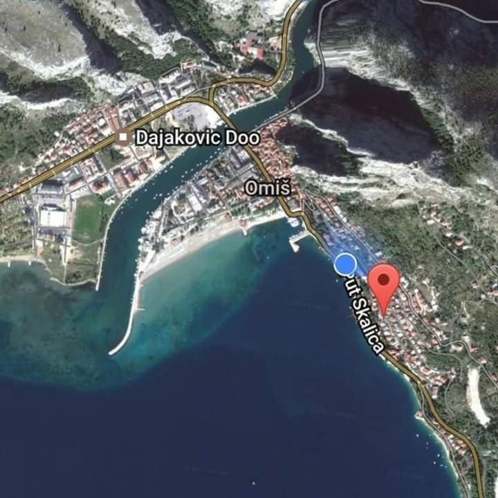 Judita Omiš Buitenkant foto